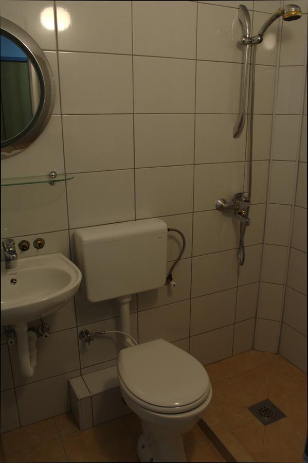Motel Luxor Visoko Kültér fotó