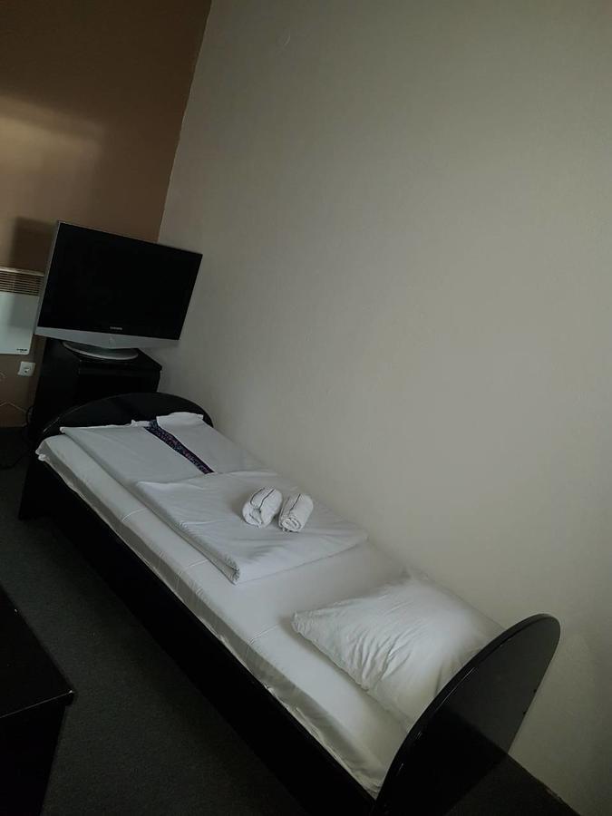 Motel Luxor Visoko Kültér fotó