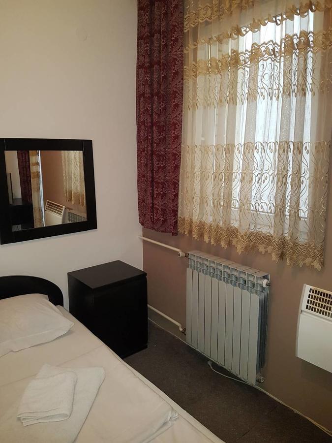 Motel Luxor Visoko Kültér fotó