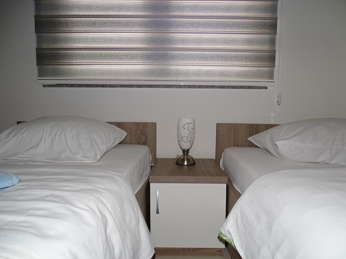 Motel Luxor Visoko Kültér fotó